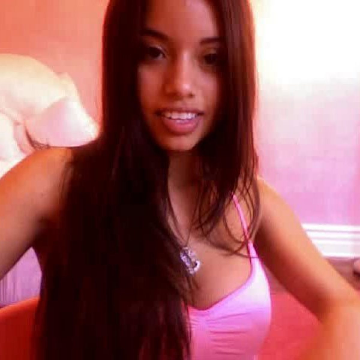 Lupe Fuentes on webcam