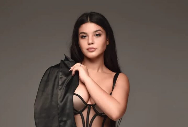 How to become an independent cammodel?