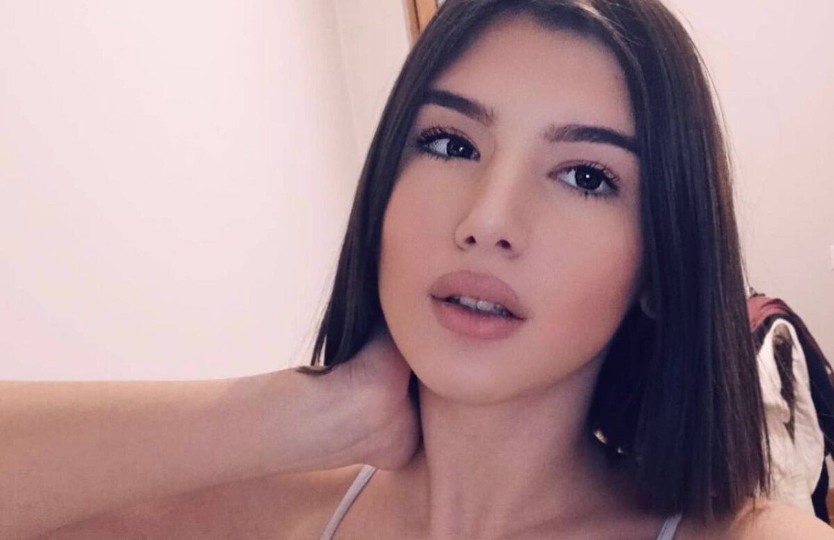 cammodel sites to find hot female students