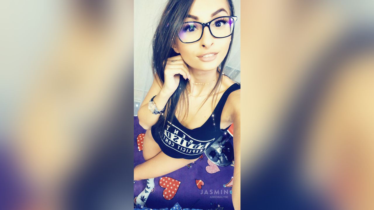 The Cam Girl Who Looks Like Sssniperwolf Xchatz